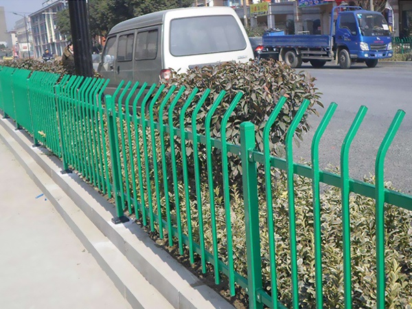 街道草坪護欄