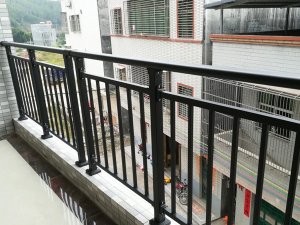 安裝陽(yáng)臺(tái)護(hù)欄有哪些好處？
