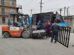 金用護欄2020年12月1日鋅鋼百葉窗發貨！