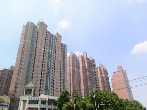 合肥東海星城小區空調護欄、樓梯扶手定制