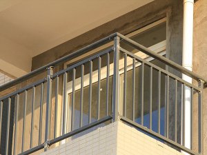 陽臺欄桿哪種材料做的性價比高？