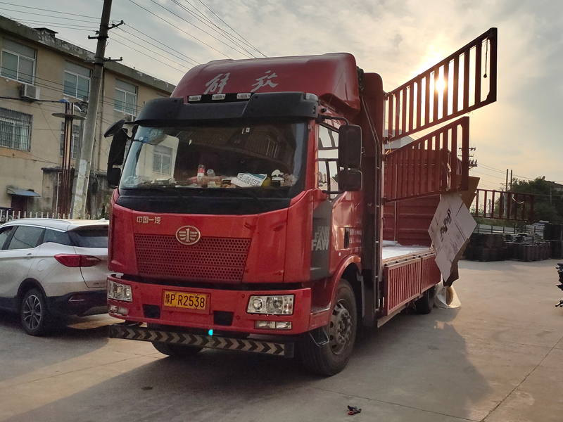 金用護(hù)欄2021年6月8日鋅鋼百葉窗發(fā)貨! 金用護(hù)欄2021年6月8日鋅鋼百葉窗發(fā)貨!