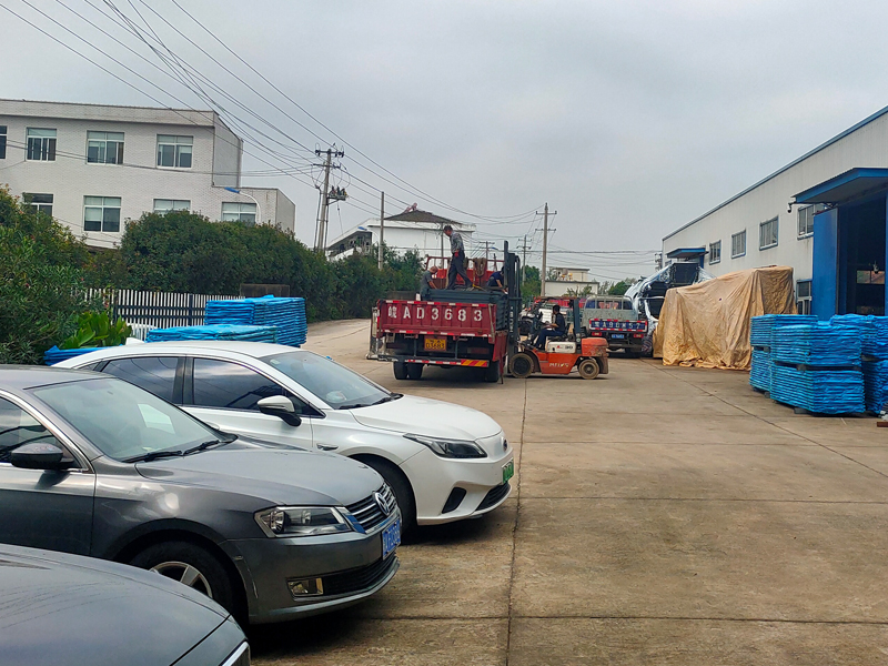 2025年10月19日鋅鋼圍墻護(hù)欄裝車發(fā)貨! 2025年10月19日鋅鋼圍墻護(hù)欄裝車發(fā)貨!