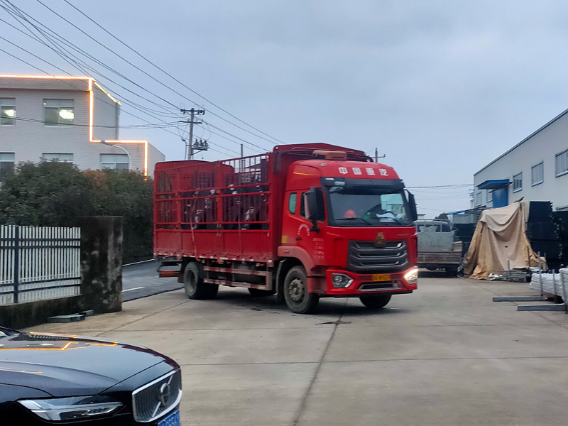 2026年1月19日鋅鋼護窗欄桿裝車發貨！