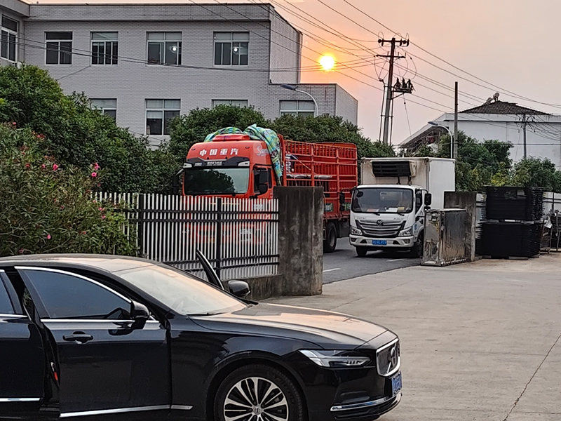 2026年6月3日鋅鋼陽臺欄桿裝車發貨！